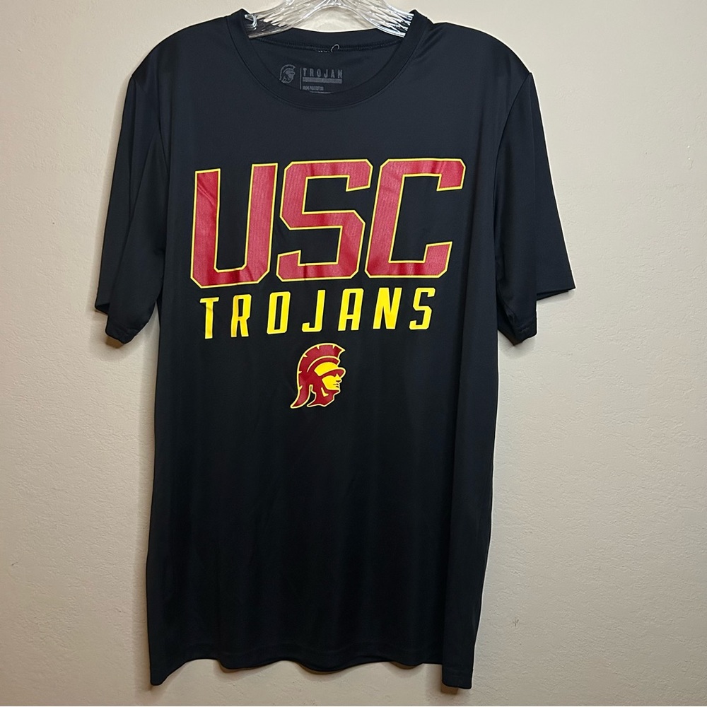 Men’s USC Trojans athletic work out shirt Medium